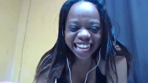 larissa645771 online show from April 18, 2026, 7:58 pm