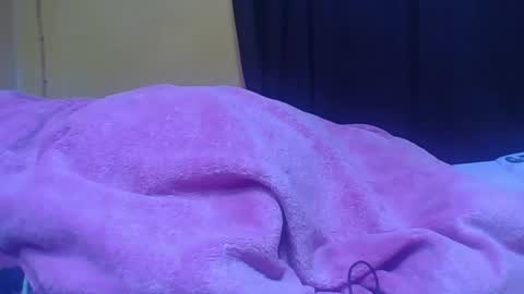 larissa645771 online show from April 19, 2026, 6:10 pm