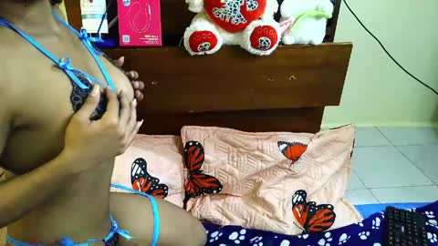 larita_curly online show from April 20, 2026, 8:32 pm