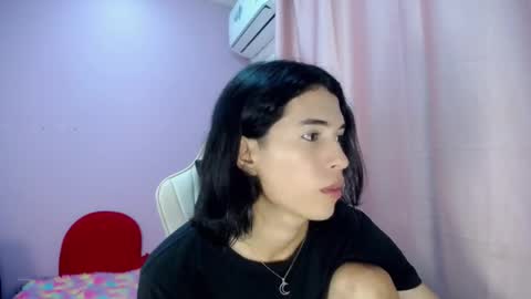 Snapshot of larry_craft chatting on March 4, 2026, 8:26 pm larry online show from March 4, 2026, 8:26 pm