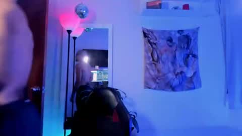 Snapshot of larry_stewart chatting on June 22, 2026, 12:24 am larry_stewart online show from June 22, 2026, 12:24 am