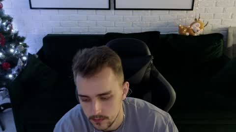 Snapshot of larstar01 chatting on December 7, 2024, 4:20 am Lars online show from December 7, 2024, 4:20 am