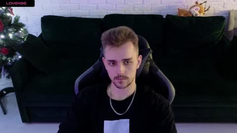 Snapshot of larstar01 chatting on December 29, 2024, 1:45 am Lars online show from December 29, 2024, 1:45 am