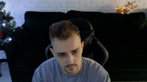 Snapshot of larstar01 chatting on December 31, 2024, 5:07 pm Lars online show from December 31, 2024, 5:07 pm