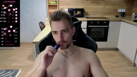 Snapshot of larstar01 chatting on January 20, 2025, 1:18 am Lars online show from January 20, 2025, 1:18 am