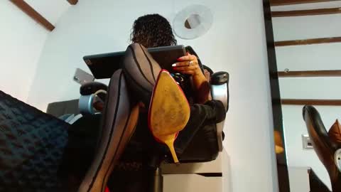 Laryssa online show from September 26, 2025, 1:48 pm