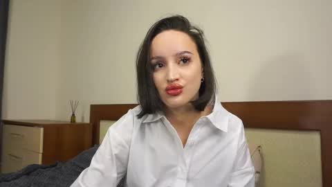 lashundamciver online show from November 17, 2025, 7:47 am