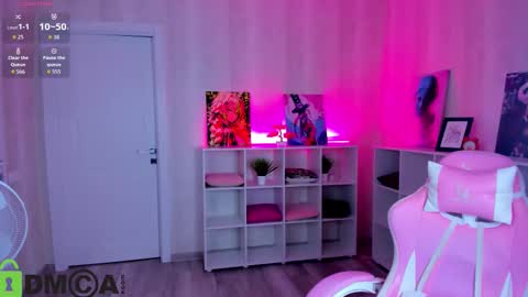 lasly_moon online show from December 21, 2025, 1:02 am