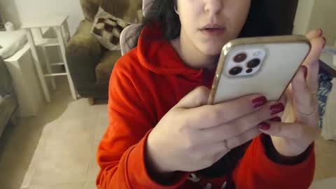 Auri online show from March 3, 2025, 8:43 pm