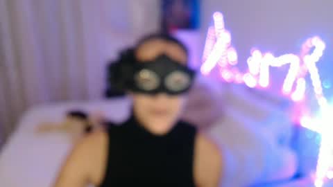 Auri online show from June 11, 2026, 8:51 pm
