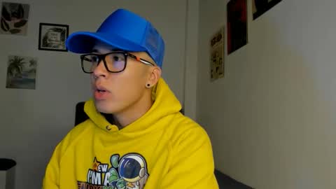 lass_nazar online show from March 26, 2026, 1:22 am