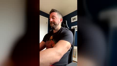 Snapshot of latenightlunch chatting on May 1, 2026, 2:43 pm Latenightlunch online show from May 1, 2026, 2:43 pm