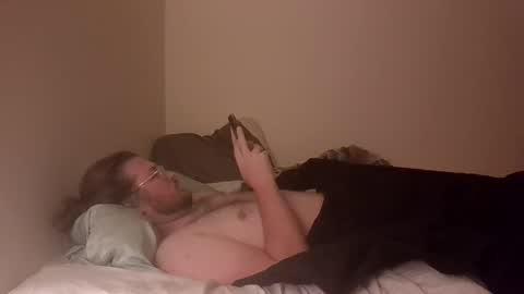 Snapshot of latenights_13 chatting on April 22, 2026, 4:37 am latenights_13 online show from April 22, 2026, 4:37 am