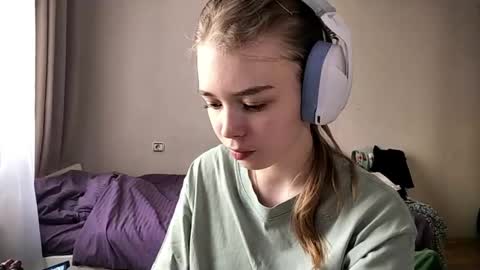Snapshot of lateshastarnaud chatting on April 19, 2026, 8:02 am Linet online show from April 19, 2026, 8:02 am