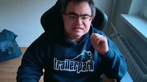 latexboy893 online show from February 25, 2026, 8:46 am