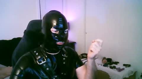 Snapshot of latexminheadroom chatting on January 11, 2026, 7:24 am latexminheadroom online show from January 11, 2026, 7:24 am