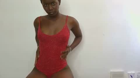 latiffaah_xx online show from January 15, 2026, 11:15 am