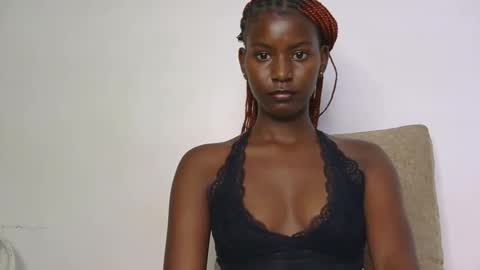 latiffaah_xx online show from March 9, 2026, 11:14 am