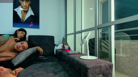 Snapshot of latin_couple77 chatting on January 17, 2025, 5:53 am Sara y Andy online show from January 17, 2025, 5:53 am