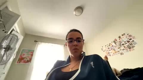 latina989 online show from October 21, 2025, 3:57 pm