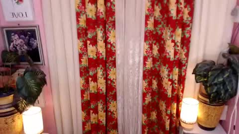 Snapshot of latina_goddes4uxxx chatting on February 18, 2025, 5:10 pm ask me online show from February 18, 2025, 5:10 pm