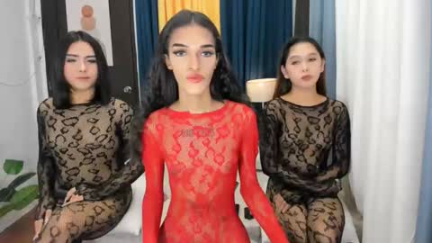 Snapshot of latina_goddes4uxxx chatting on October 7, 2025, 8:11 am ask me online show from October 7, 2025, 8:11 am