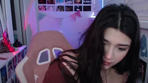 Snapshot of latina_mia chatting on December 14, 2024, 9:29 am miiiiiiaaaa online show from December 14, 2024, 9:29 am