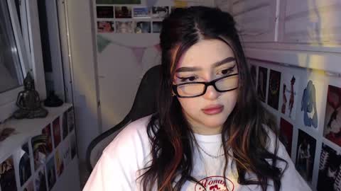 Snapshot of latina_mia chatting on January 7, 2025, 11:35 pm miiiiiiaaaa online show from January 7, 2025, 11:35 pm