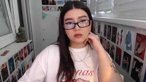 Snapshot of latina_mia chatting on January 10, 2025, 11:33 am miiiiiiaaaa online show from January 10, 2025, 11:33 am