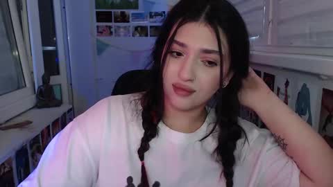 Snapshot of latina_mia chatting on February 13, 2025, 7:13 am miiiiiiaaaa online show from February 13, 2025, 7:13 am