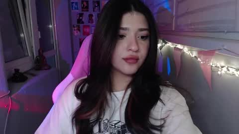 Snapshot of latina_mia chatting on February 23, 2025, 3:13 am miiiiiiaaaa online show from February 23, 2025, 3:13 am