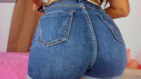 FABIANA online show from April 18, 2026, 12:47 am