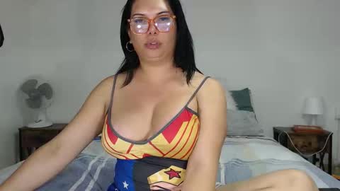 Snapshot of latinaflower_ts chatting on May 9, 2026, 4:28 am FLOR SALVAJE online show from May 9, 2026, 4:28 am