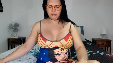 Snapshot of latinaflower_ts chatting on June 7, 2026, 1:32 am FLOR SALVAJE online show from June 7, 2026, 1:32 am