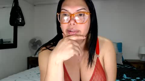Snapshot of latinaflower_ts chatting on June 17, 2026, 12:46 am FLOR SALVAJE online show from June 17, 2026, 12:46 am