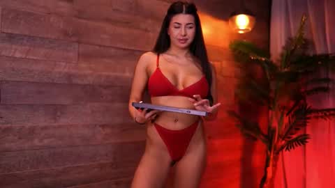 Latina online show from October 25, 2025, 6:02 pm