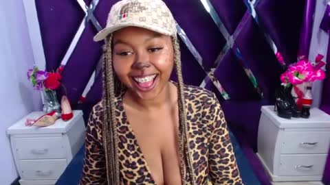 latinas_anales online show from January 13, 2025, 5:55 pm