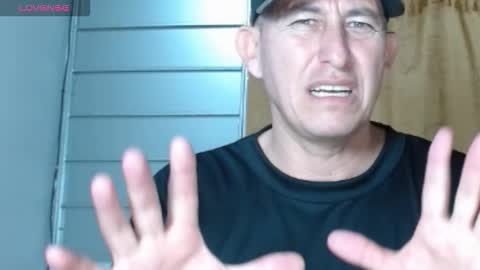 latindaddy_2025 online show from October 21, 2025, 11:38 pm