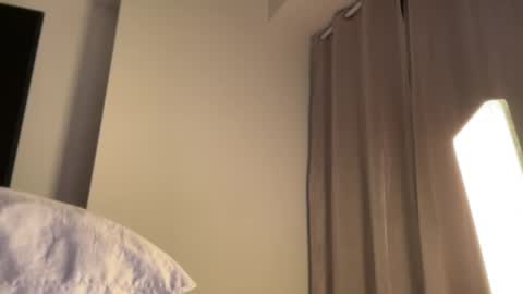 Hi -  online show from April 7, 2026, 4:57 am