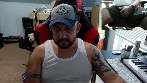 LatinLover83 online show from April 10, 2026, 4:12 pm