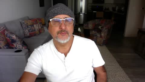 QS - INDEPENDENT MODEL online show from January 26, 2025, 9:18 pm