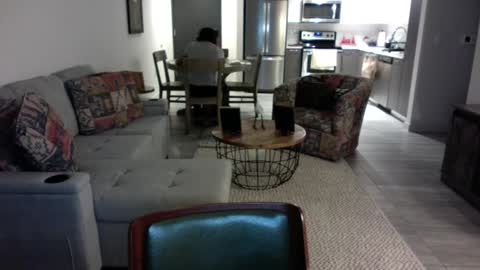 QS - INDEPENDENT MODEL online show from February 5, 2025, 2:08 am