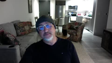 QS - INDEPENDENT MODEL online show from February 15, 2025, 5:09 am