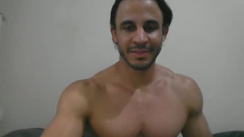 latino_rodri online show from May 13, 2026, 5:54 pm