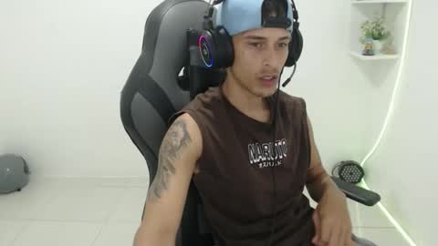 latinoalpha73 online show from February 28, 2026, 9:32 am