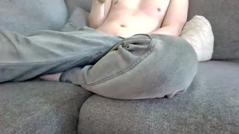 Snapshot of latinomelbguy612862 chatting on October 28, 2025, 9:50 pm latinomelbguy612862 online show from October 28, 2025, 9:50 pm