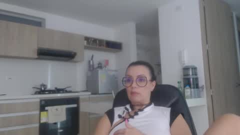 latinpaprika online show from February 19, 2025, 2:01 pm