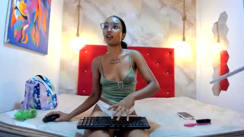 latins lovers20 online show from December 1, 2024, 6:19 pm