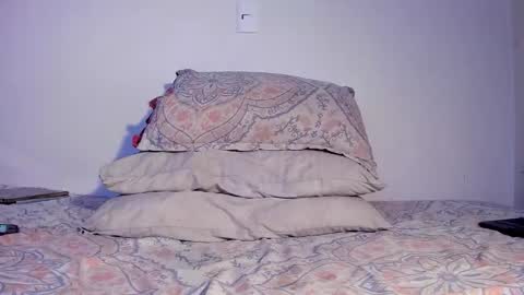 latinsecretfantasy online show from November 1, 2025, 12:34 am