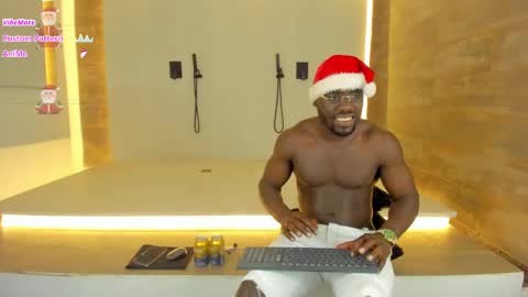 Snapshot of latrellx7 chatting on December 21, 2024, 12:38 pm LEANDRO online show from December 21, 2024, 12:38 pm